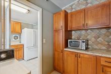 LAUNDRY ROOM /BUTLERS PANTRY