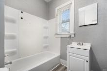 Bathroom (main floor)