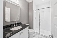 Main floor full bathroom