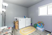 Main Level Laundry / Possible Bedroom 3