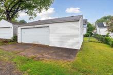 Oversized 2 car garage